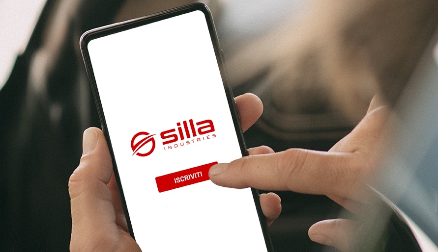 Smartphone e dito sul tasto iscriviti