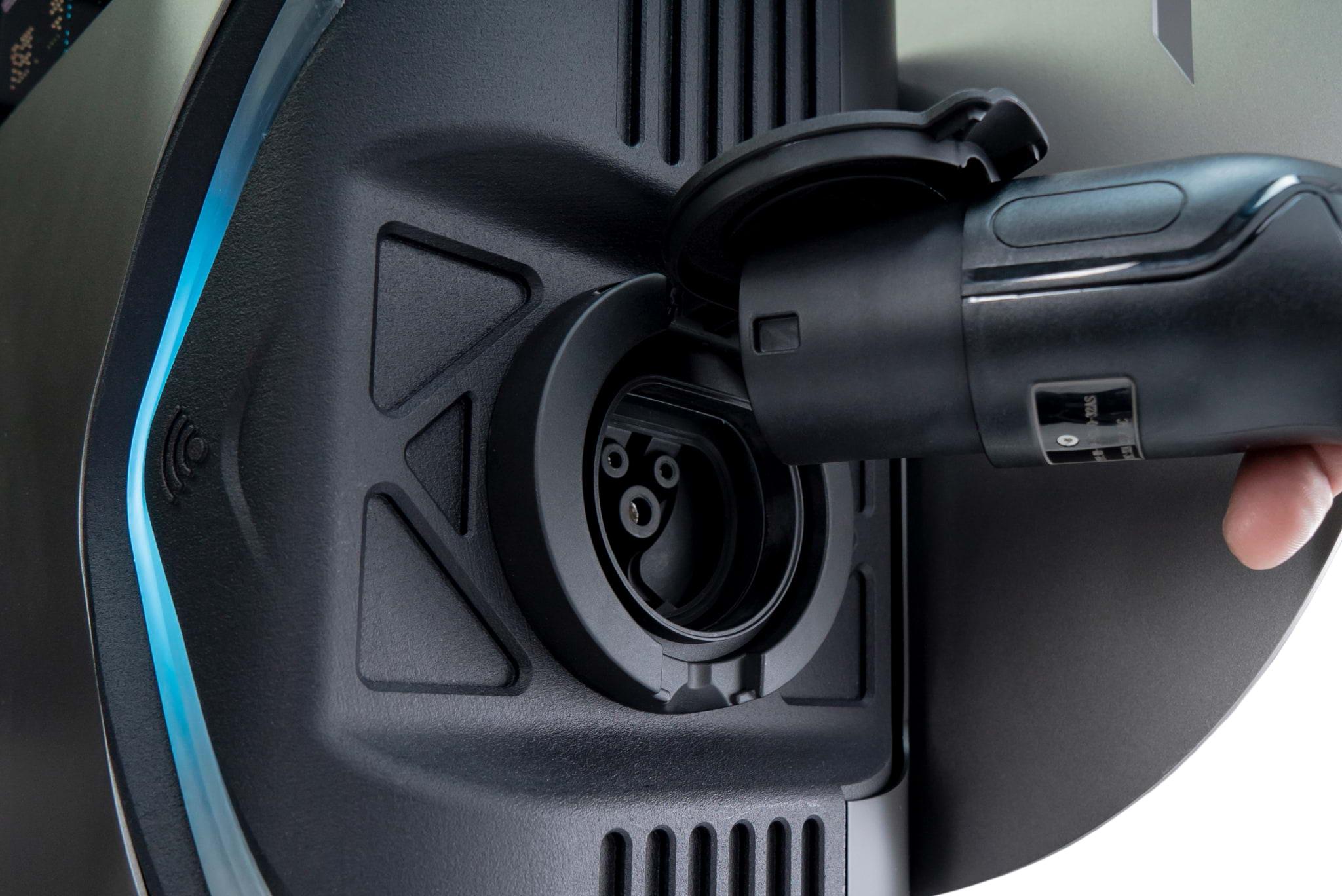 Silla Totem dettaglio presa aperta