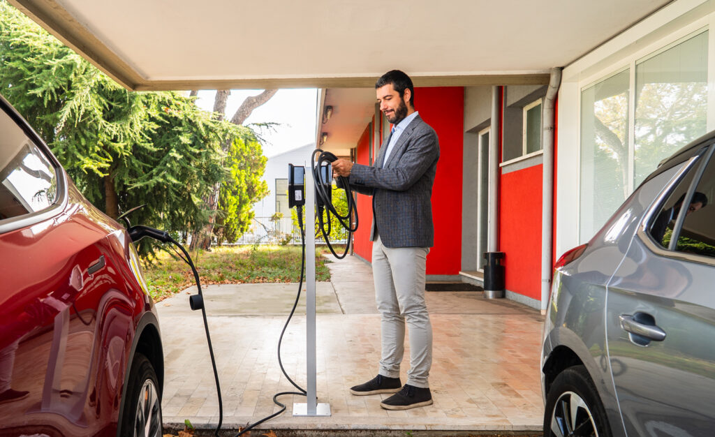 Prism Solar Twin Alberto Stecca ricarica auto elettrica